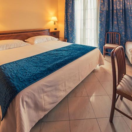 Hotel Bettina Mergozzo Bagian luar foto