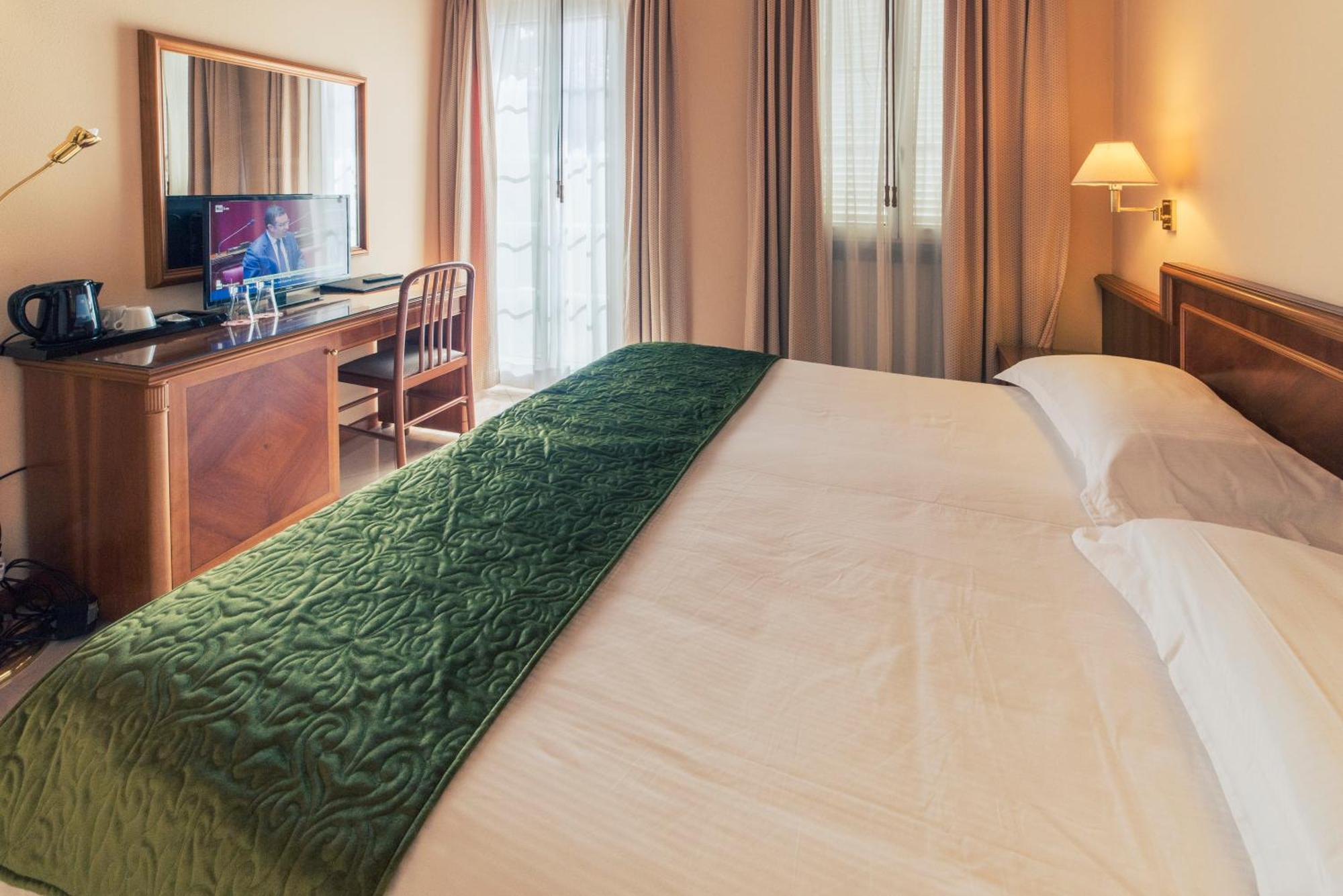Hotel Bettina Mergozzo Bagian luar foto