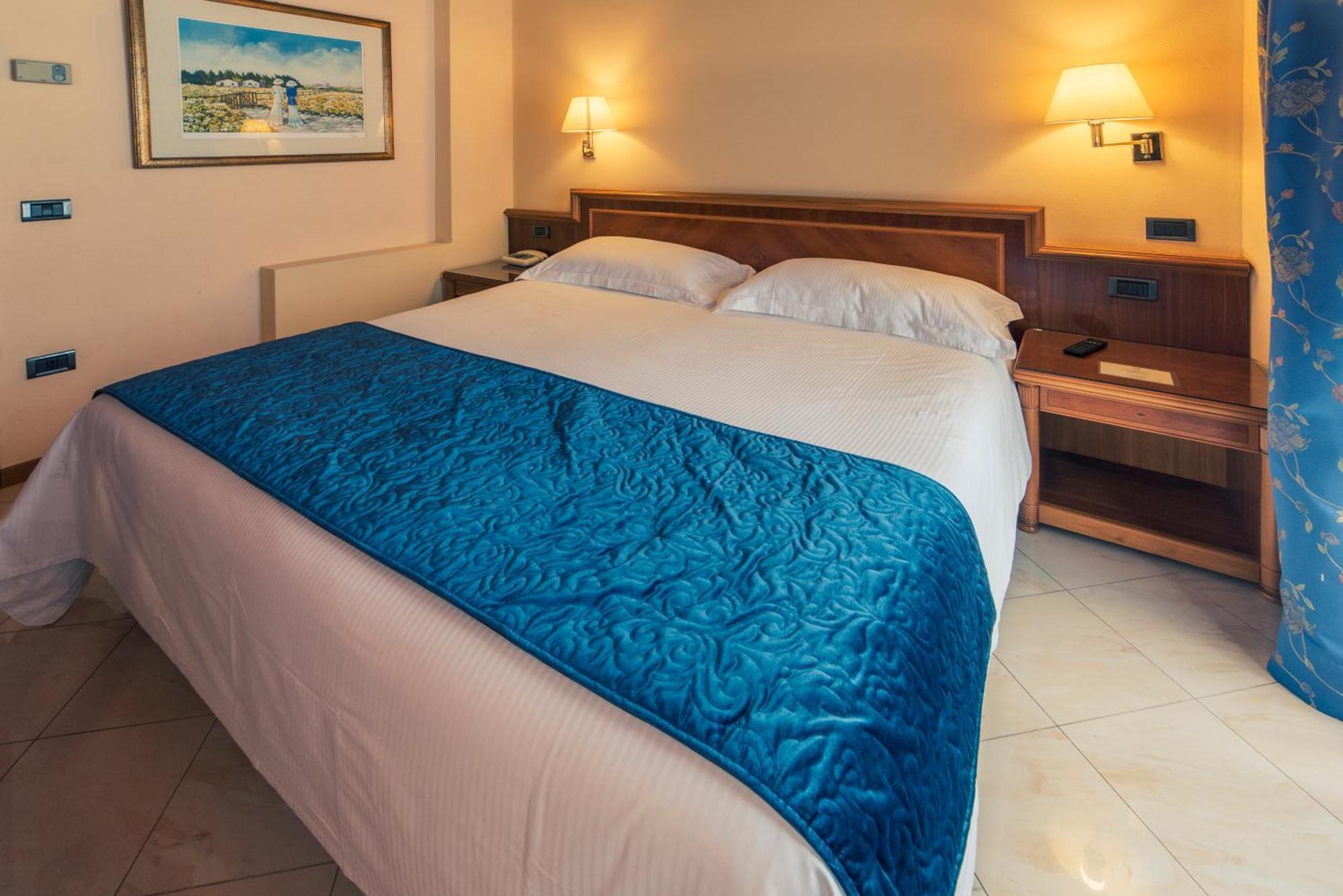 Hotel Bettina Mergozzo Bagian luar foto