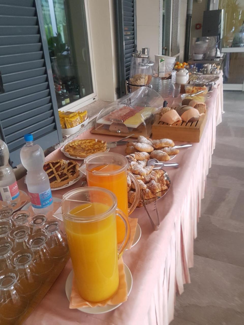 Hotel Bettina Mergozzo Bagian luar foto