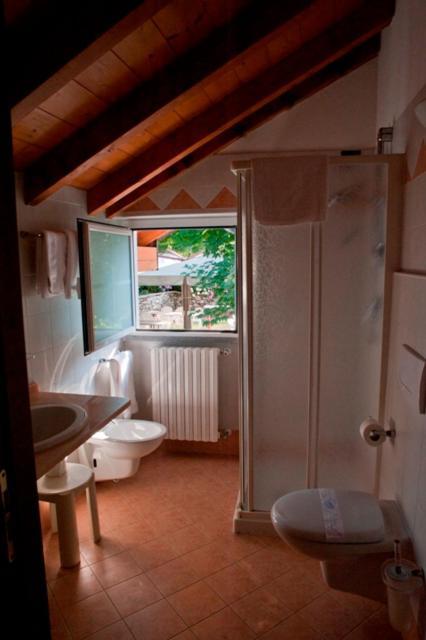 Hotel Bettina Mergozzo Bagian luar foto