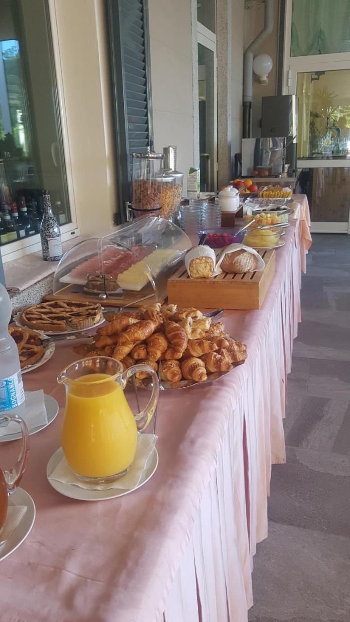 Hotel Bettina Mergozzo Bagian luar foto